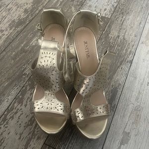 JustFab High Platform Sandals 👡